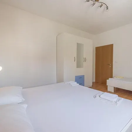 Tonci Og Gasthuis Okrug Gornji